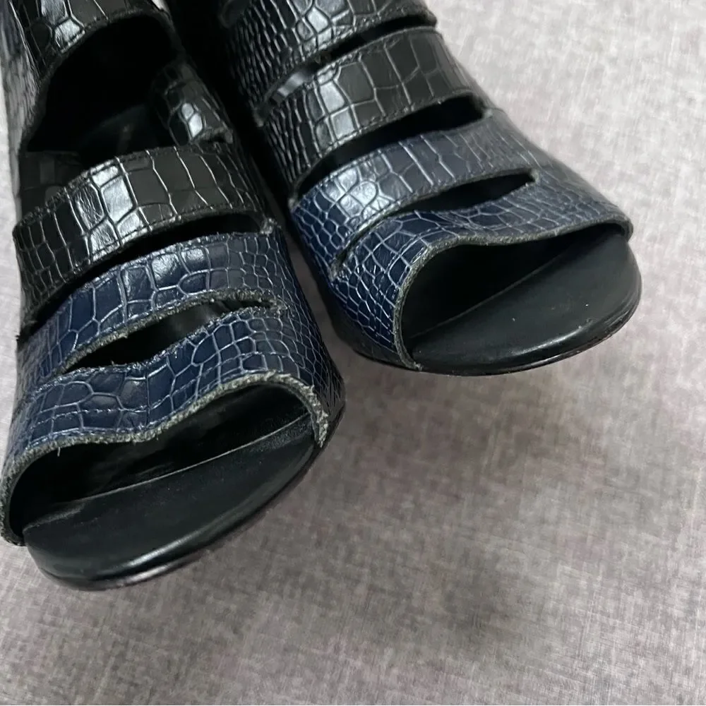 Rebecca Minkoff Sonny Embossed Peep Toe Wedge Booties Size 9 Navy Blue Black